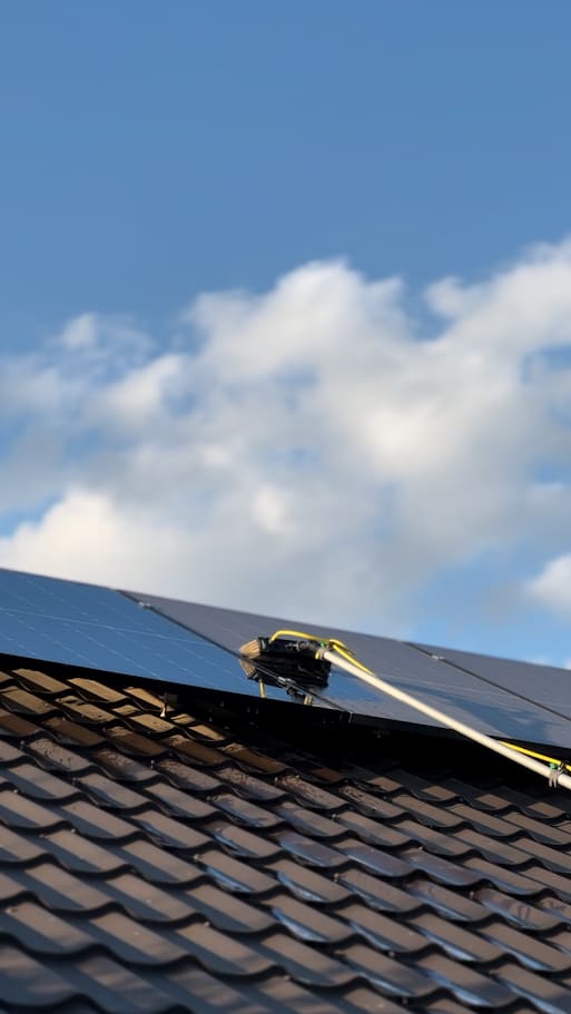 Detalii curățare panouri solare și fotovoltaice Iași – FreshStart