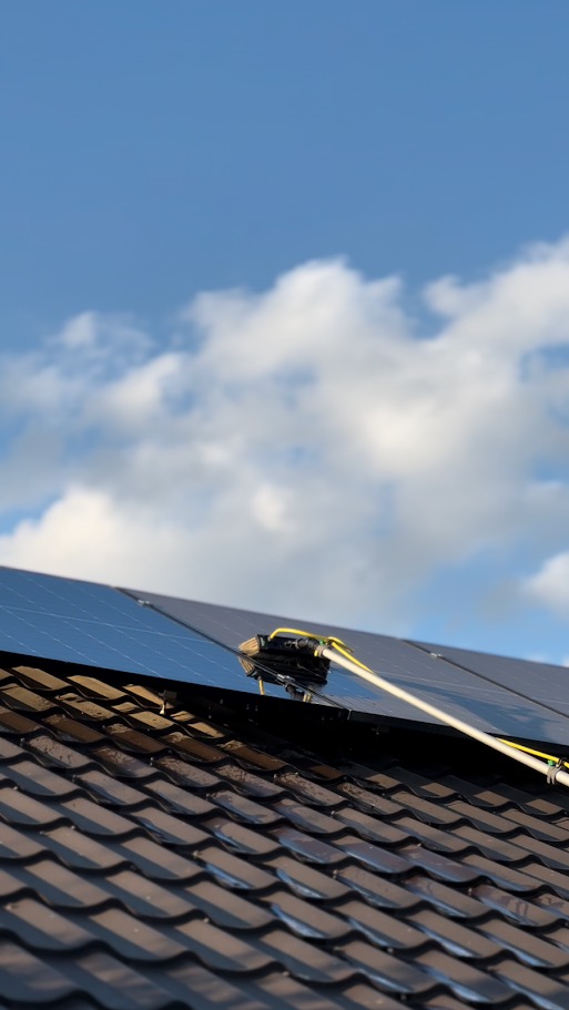 Detalii curățare panouri solare și fotovoltaice Iași – FreshStart